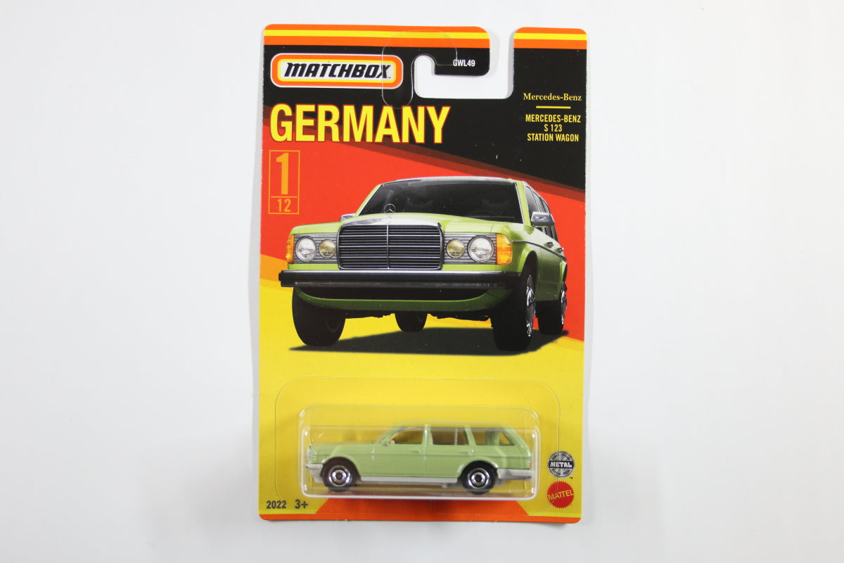 2022 #01 - Mercedes-Benz S123 Station Wagon