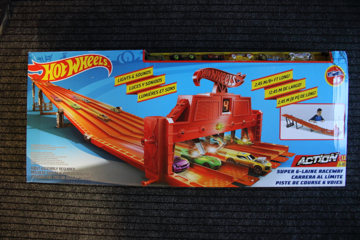 Hot Wheels Super 6-Lane Raceway