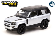 Land Rover Defender 90 (Silver Metallic)