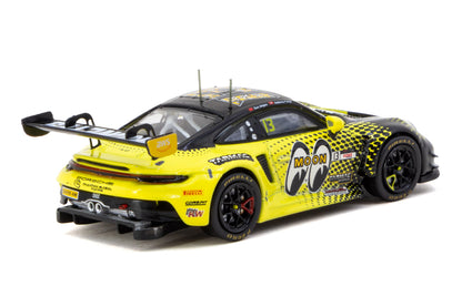 [Pre-Order] Porsche 911 GT3 R + Trading Cards - GT World Challenge Asia 2025, Phantom Global Racing, Sun Jingzu / Adderly Fong