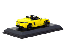 Porsche 718 Spyder RS (Racing Yellow)