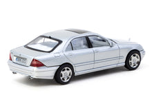 Mercedes-Benz S-Class (Brilliant Silver Metallic)