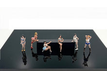 1:64 American Diorama Lowrider Girls (AD-76521)