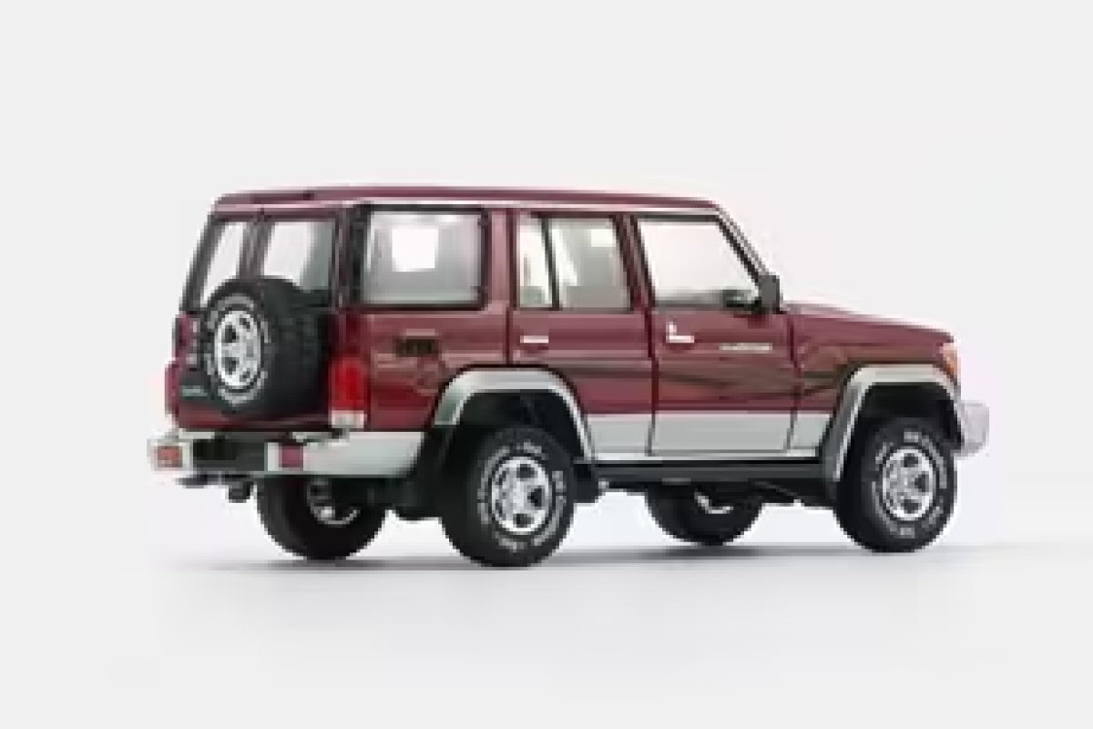 Toyota Land Cruiser LC76 (Dark Red)