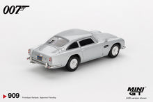 [Pre-Order] #909 - Aston Martin DB5 / James Bond "Casino Royale"