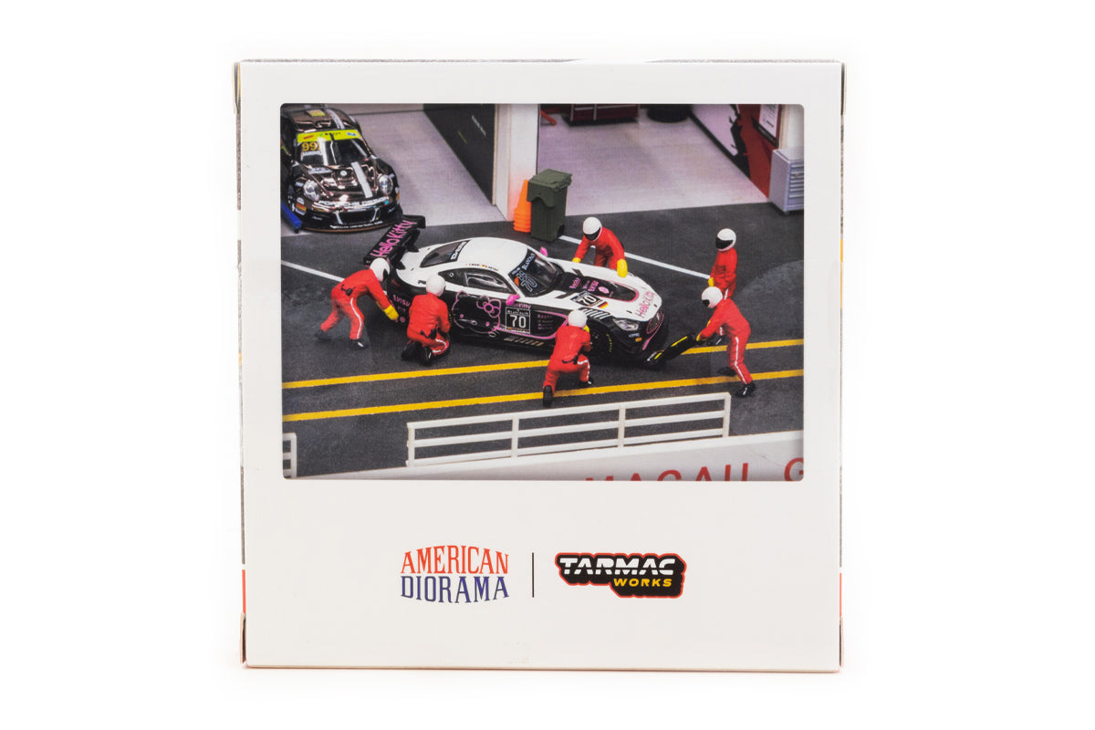 1:64 American Diorama / Tarmac Works - Red Pit Crew Figures Set (T64F-007-RED)