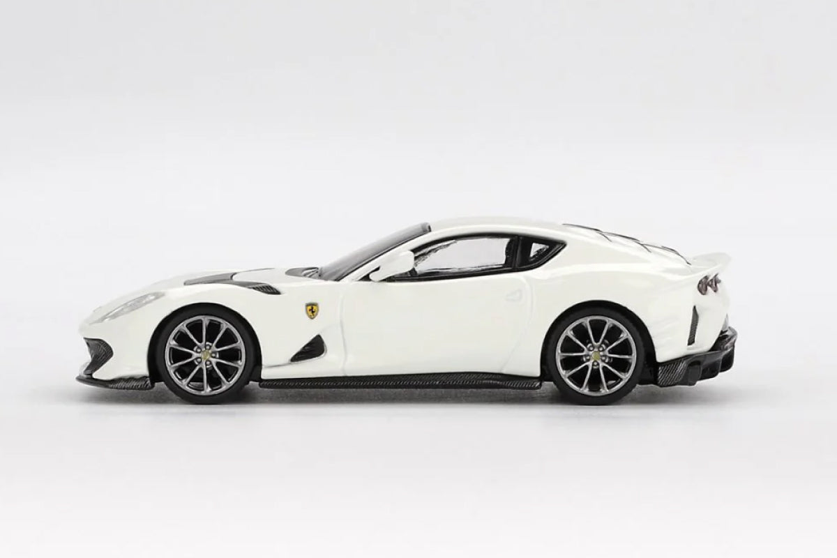 Ferrari 812 Competizione (Giallo Modena)