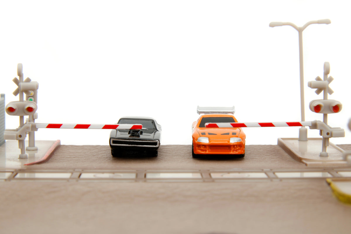 Nano Hollywood Rides - Final Race Diorama with Toyota Supra and Dodge Charger / Fast & Furious