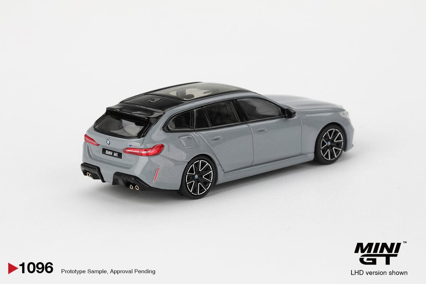 #1096 - BMW M5 Touring (Brooklyn Grey Metallic)