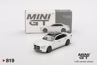 #819 - BMW i7 xDrive60 (Mineral White)