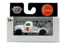 M2 Auto-Thentics 100 - 1949 Studebaker 2R Truck