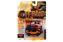 2007 Toyota FJ Cruiser / Off Road (Orange with Flat Black)