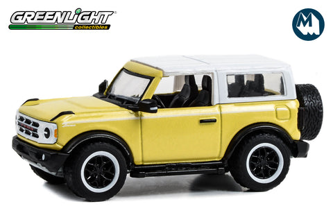 2023 Ford Bronco 2-Door Heritage Edition (Yellowstone Metallic with Oxford White Roof)