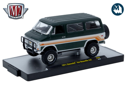 M2 Auto-Thentics 104 - 1971 Chevrolet Van