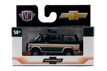 M2 Auto-Thentics 104 - 1971 Chevrolet Van