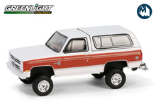 1984 Chevrolet K5 Blazer Silverado Lifted (Frost White & Apple Red)