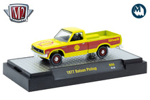 M2 Auto-Thentics 99 - 1977 Datsun pickup Truck