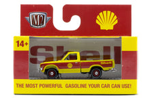 M2 Auto-Thentics 99 - 1977 Datsun pickup Truck