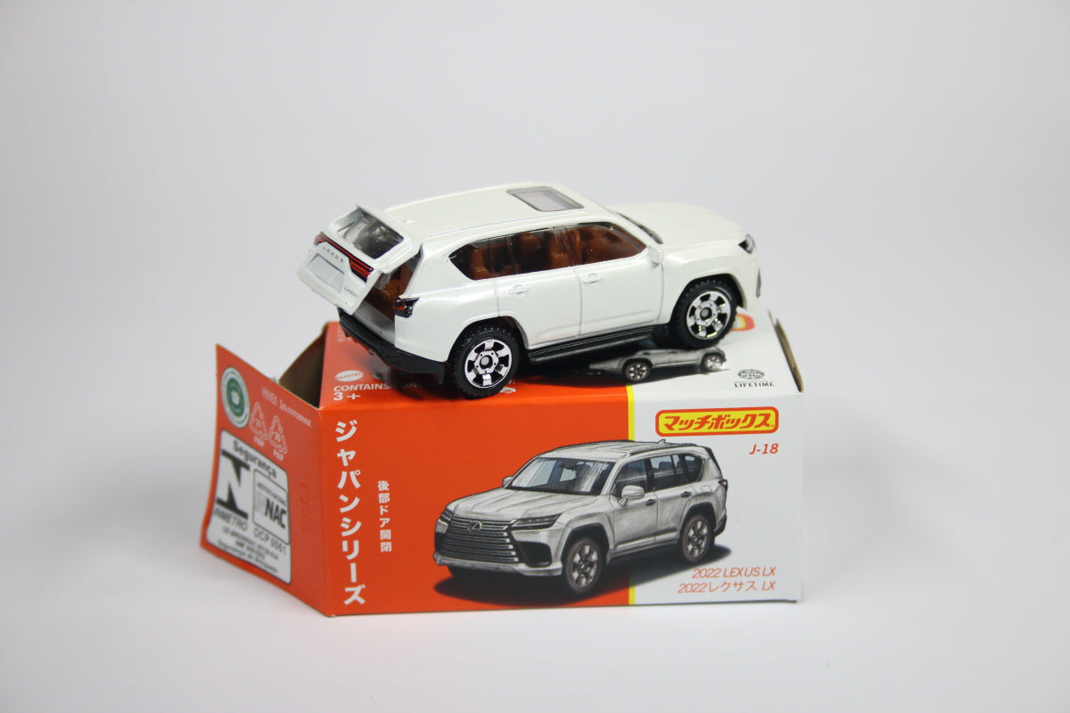 #J-18 - 2022 Lexus LX with opening boot