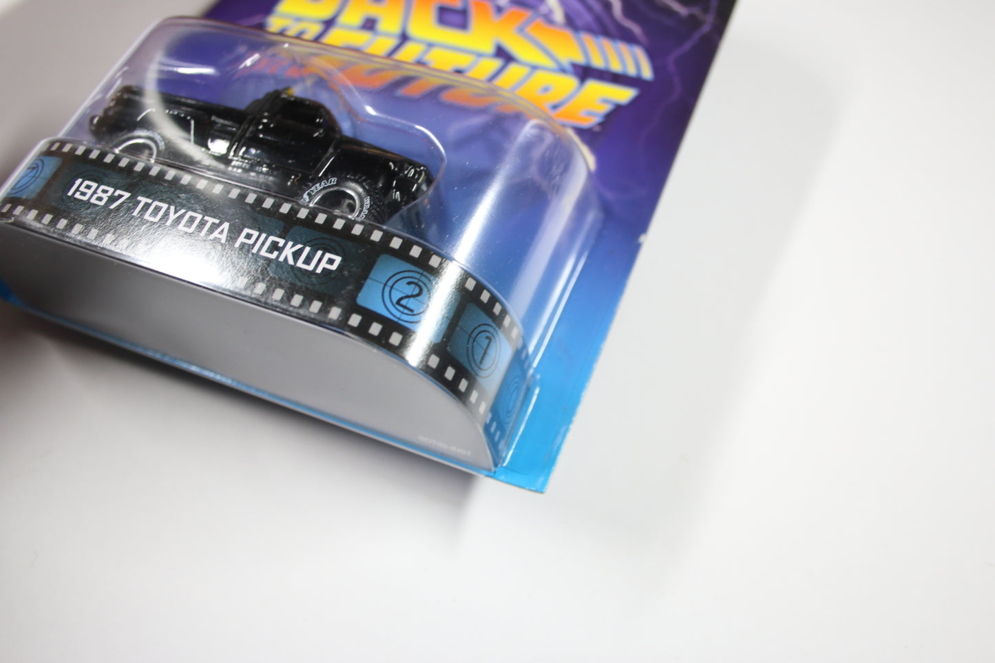 [Pre-owned] Hot Wheels Retro Entertainment 2014 Mix 3 / 1987 Toyota Pickup - Back to the Future
