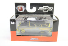 M2 Ground Pounders 28 - 1957 Chevrolet Nomad (1 of 250) [CHASE] / 1957 Chevrolet Nomad (1 of 750) [CHASE]