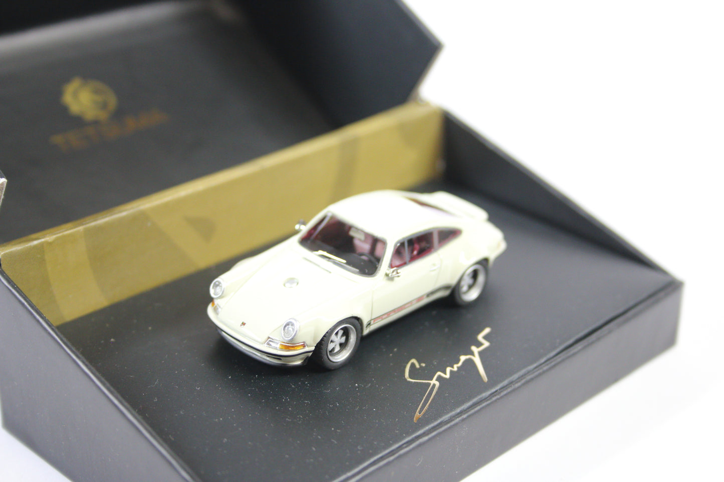 [Damaged] Porsche 964 Restomod (Variant 2) - Brandy White