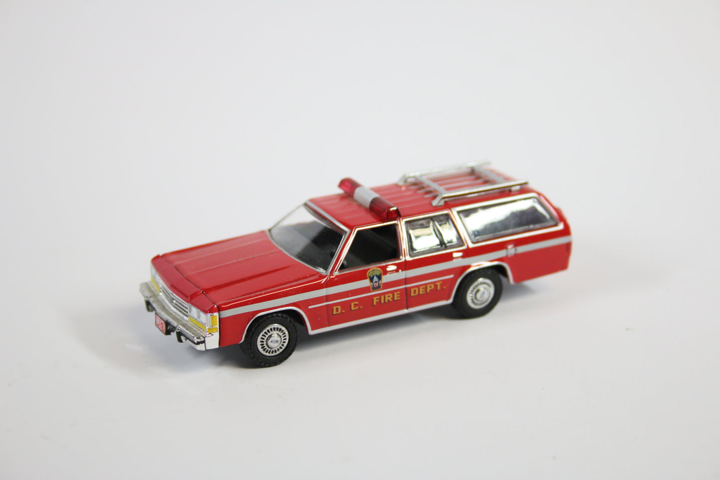 [Loose] 1990 Ford LTD Crown Victoria Wagon - Washington D.C. Fire Dept.