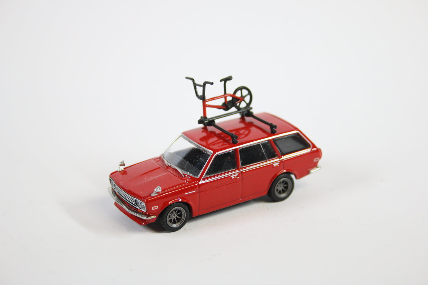 [Loose] Datsun Bluebird 510 Wagon (Red) with roof rack and bicycle