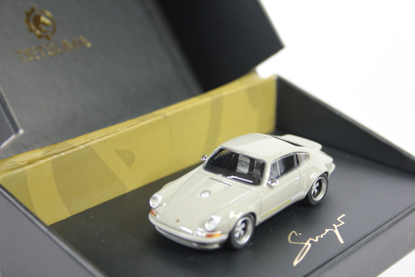 [Damaged] Porsche 964 Restomod (Variant 1) - Ashley Grey