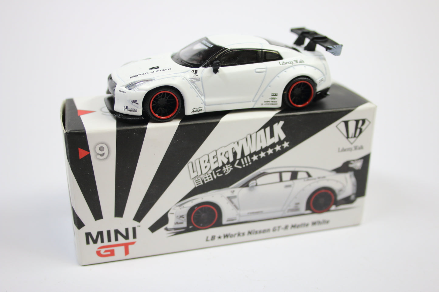 [Pre-owned] Mini GT #009 - Liberty Walk Nissan GT-R R35