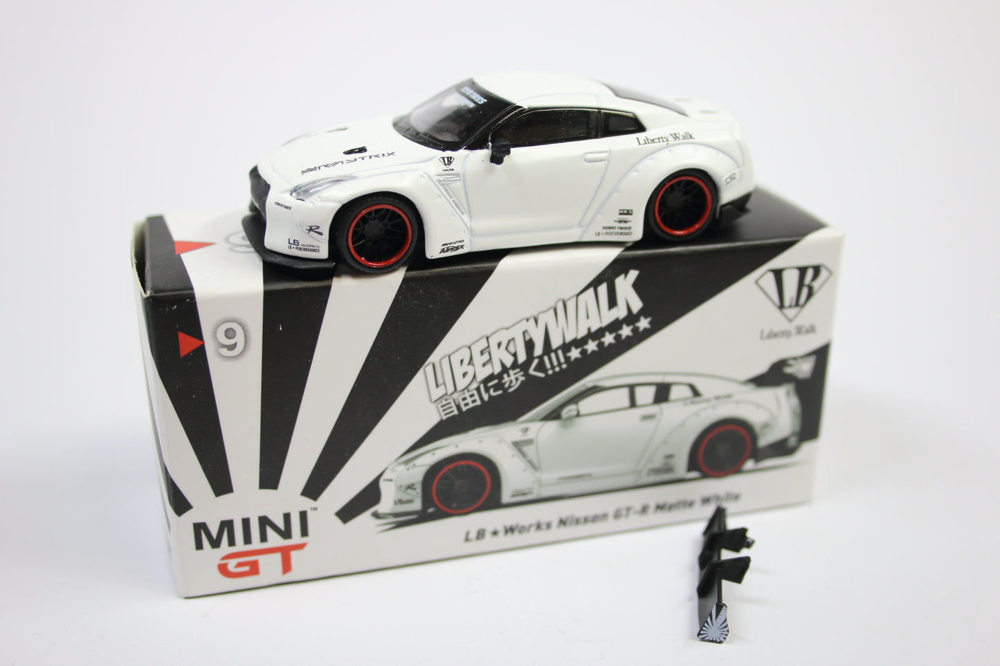 [Damaged & Pre-owned] Mini GT #009 - Liberty Walk Nissan GT-R R35