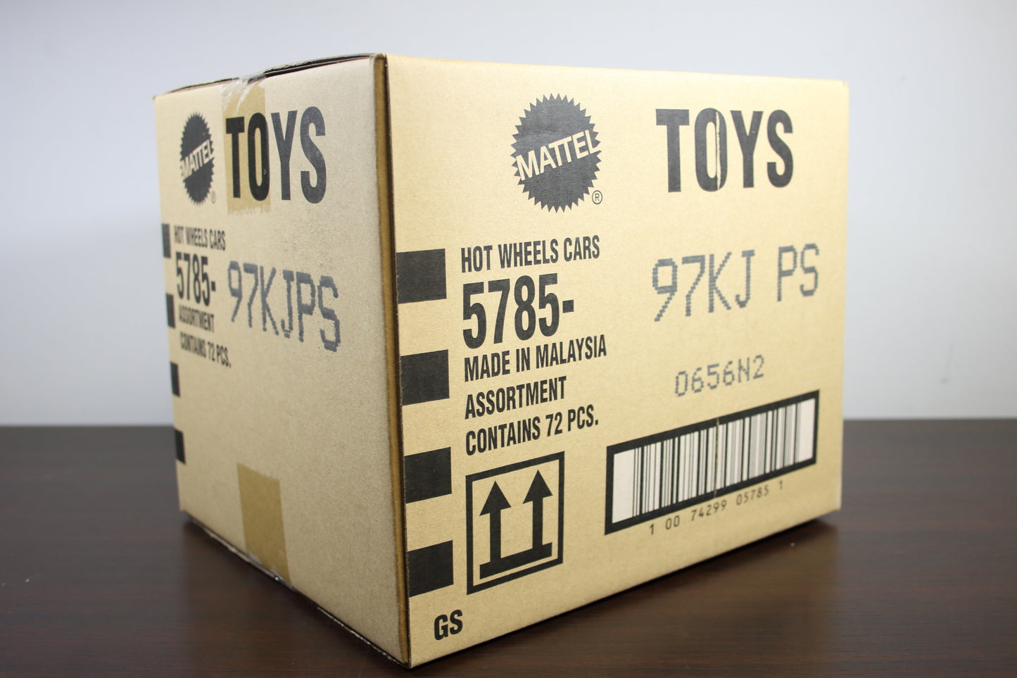 Hot Wheels Mainline Case - 2026 J (5785-97KJPS)