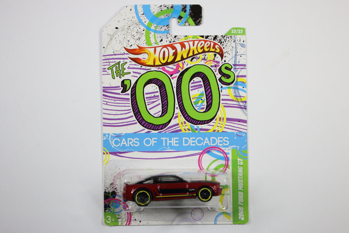 [Pre-owned] Hot Wheels Cars of the Decades (2012) 32/32 - 2005 Ford Mustang GT "00s"