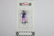 1:43 - Daphne Figure