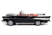 1:18 - 1957 Chevrolet Bel Air Convertible / James Bond. Dr No.