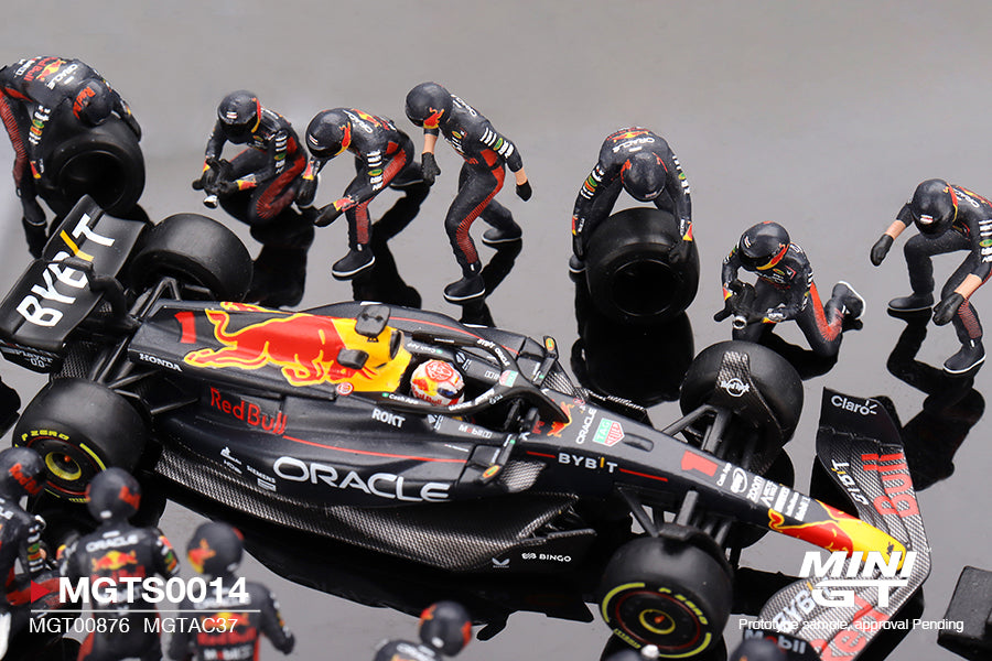 Oracle Red Bull Racing RB19 #1 Max Verstappen 2023 F1 2023 Japanese Grand Prix Pit Crew Set