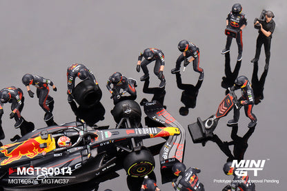 Oracle Red Bull Racing RB19 #1 Max Verstappen 2023 F1 2023 Japanese Grand Prix Pit Crew Set