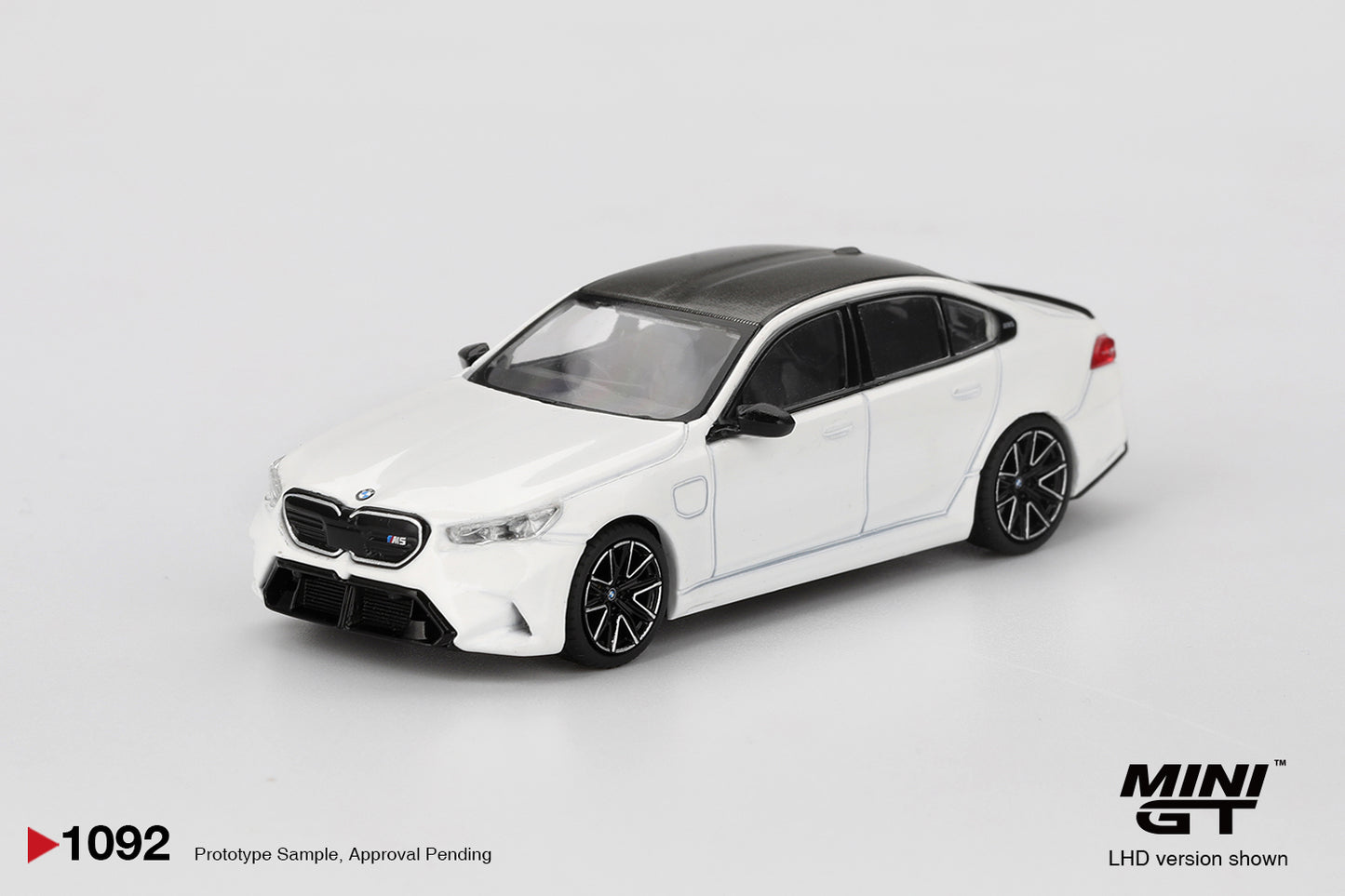 #1092 - BMW M5 (Alpine White)
