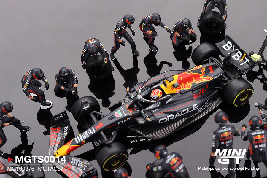 Oracle Red Bull Racing RB19 #1 Max Verstappen 2023 F1 2023 Japanese Grand Prix Pit Crew Set
