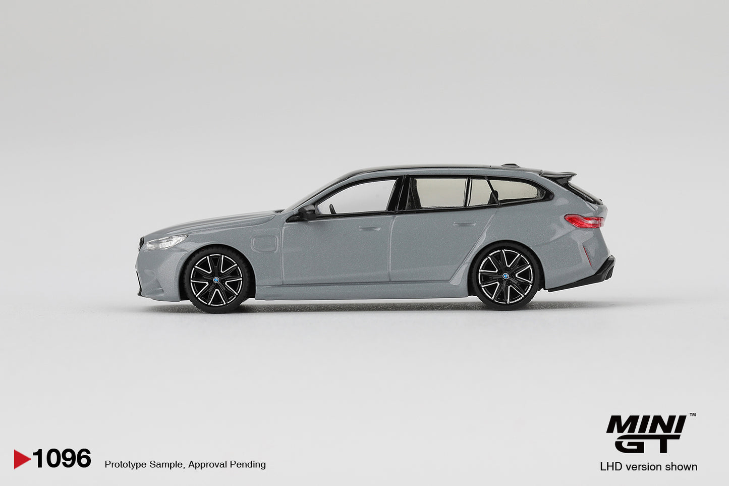 #1096 - BMW M5 Touring (Brooklyn Grey Metallic)
