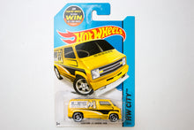 020/250 - Custom '77 Dodge Van