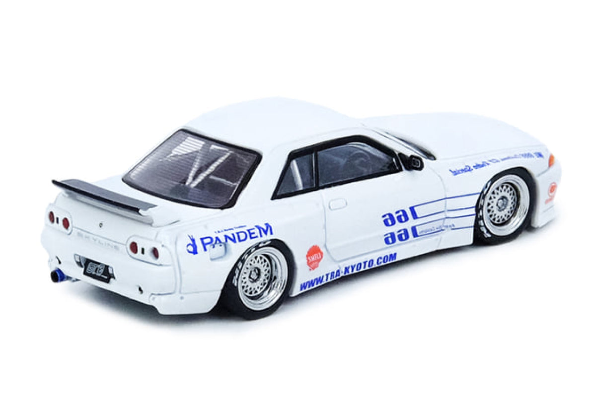 Nissan Skyline GT-R (R32) Pandem "Rocket Bunny" (White)