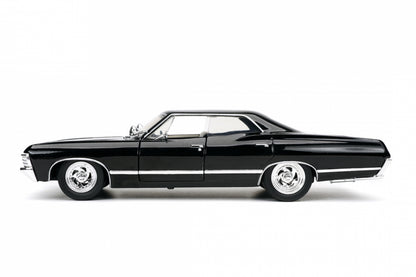 1:24 - Supernatural / 1967 Chevy Impala SS Sport Sedan with Dean Winchester Figure
