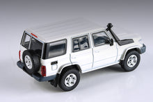 Toyota Land Cruiser 76 (French Vanilla)
