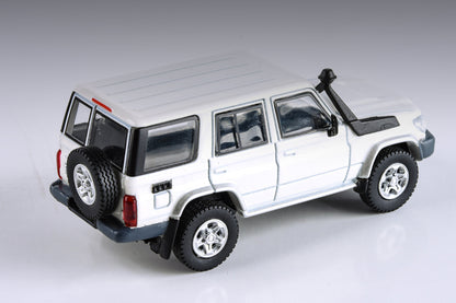 Toyota Land Cruiser 76 (French Vanilla)