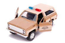 1:32 - Stranger Things / Hopper's Chevy Blazer