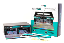 1:64 Pit Garage Diorama - Mercedes-AMG Petronas Formula One Team