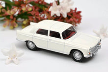 Peugeot 404 1961 (Courchevel white)