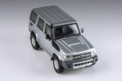 Toyota Land Cruiser 76 (Silver Pearl)