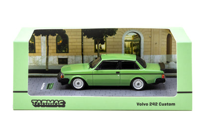 Volvo 242 (Custom Green)